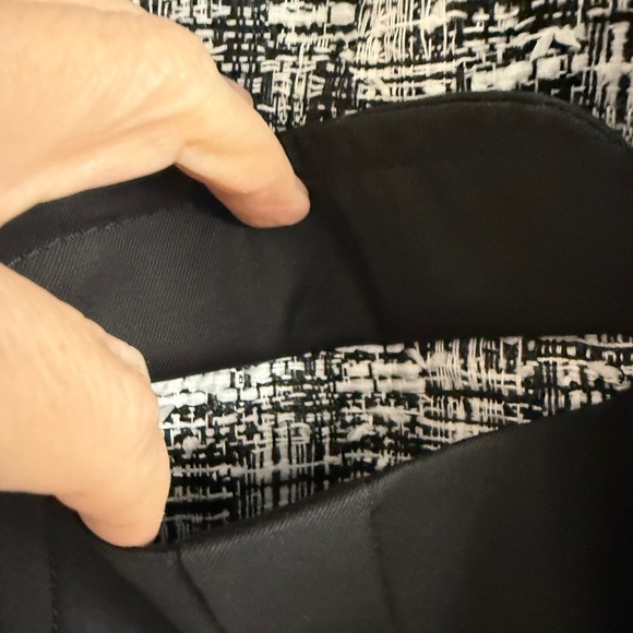 Escada Black,White Textured Lady Jacket with Fringe Details and Pockets Polished - Picture 3 of 12